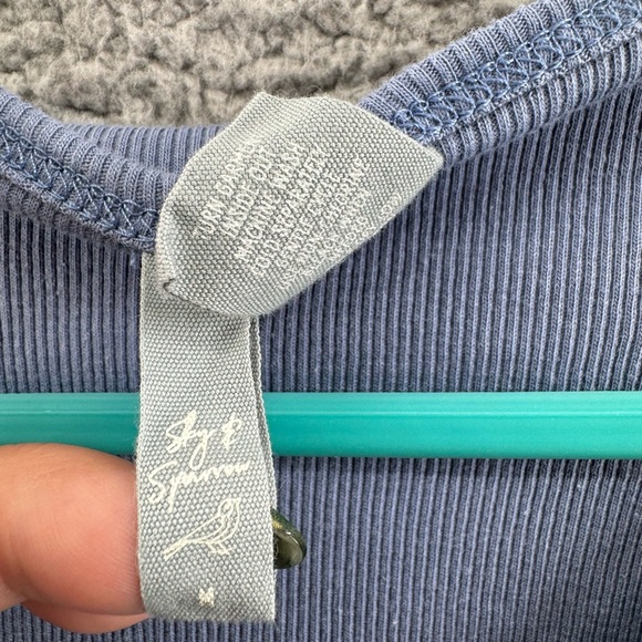 SKY AND SPARROW Crop Button Front Cinch Side Light Blue Top Shirt Size Medium - Picture 5 of 7